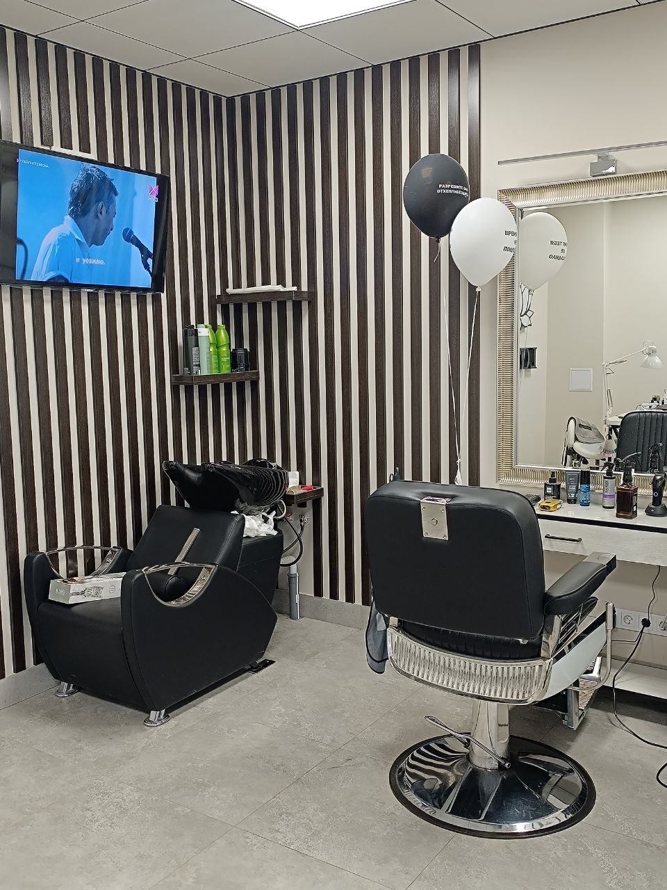 Фото салона внутри